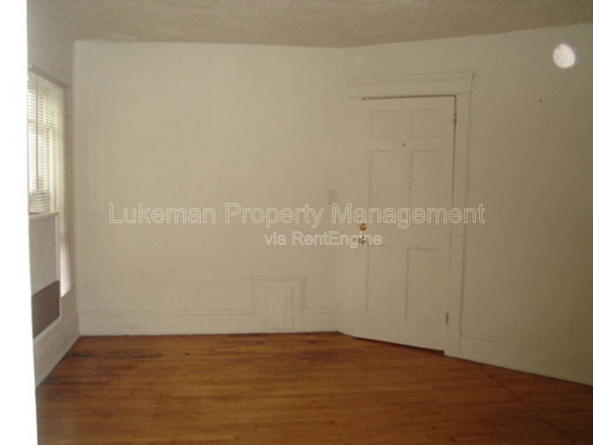 Apartment for rent at 301 Douglas Ave #3, Kalamazoo, MI 49007