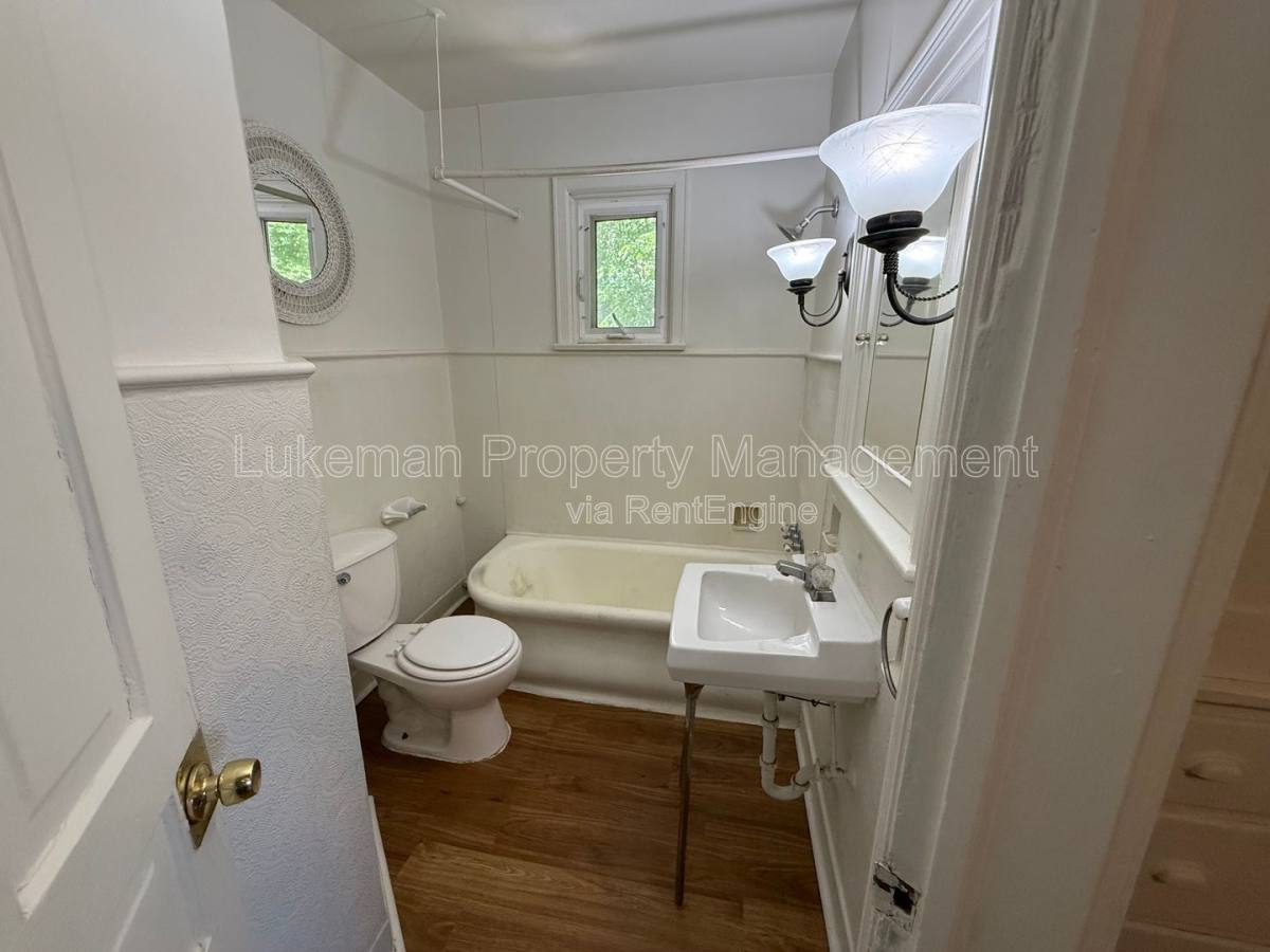 Apartment for rent at 301 Douglas Ave #3, Kalamazoo, MI 49007