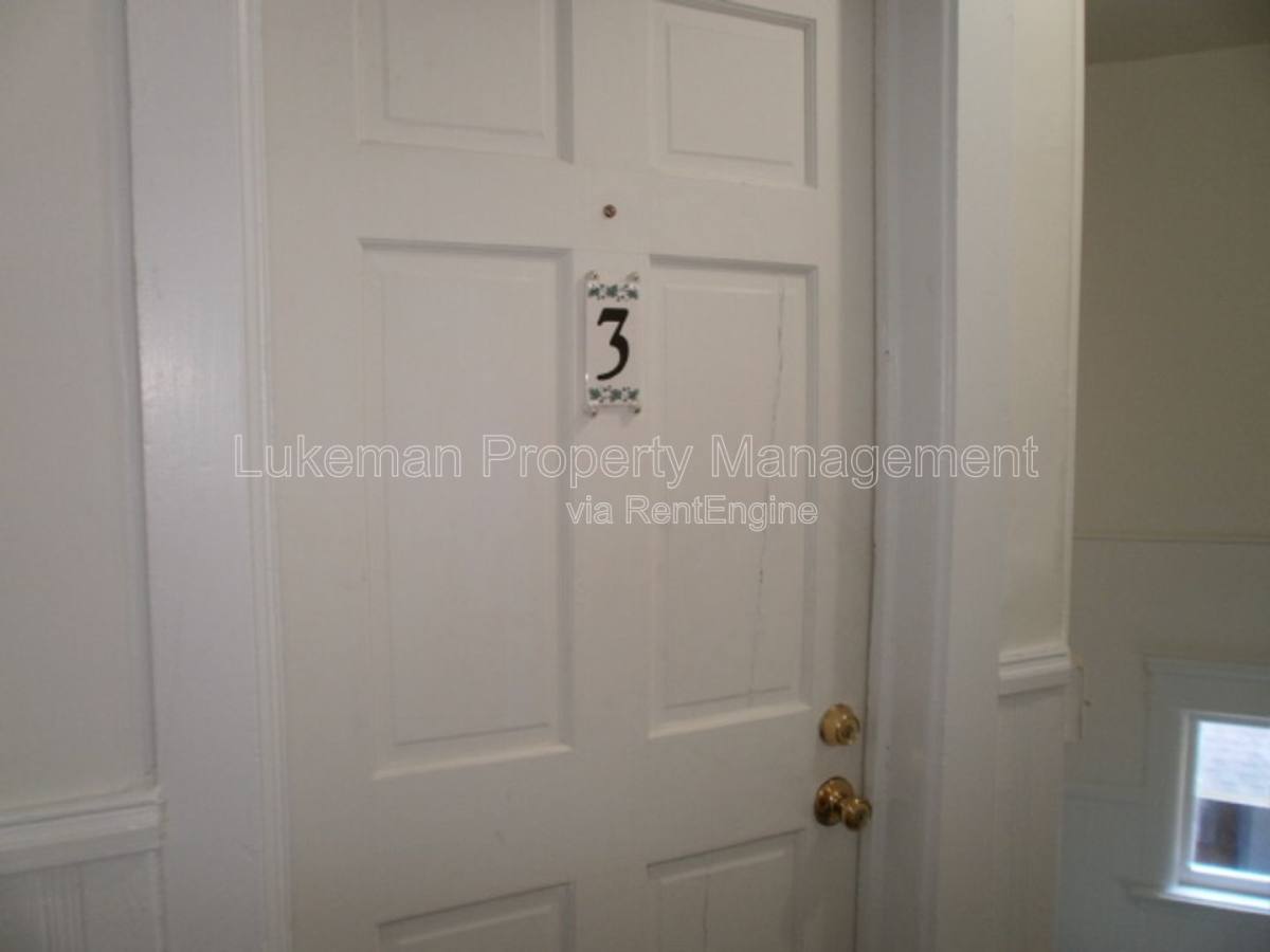 Apartment for rent at 301 Douglas Ave #3, Kalamazoo, MI 49007