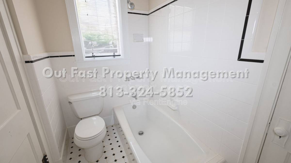 House for rent at 801 7th St N, Saint Petersburg, FL 33701