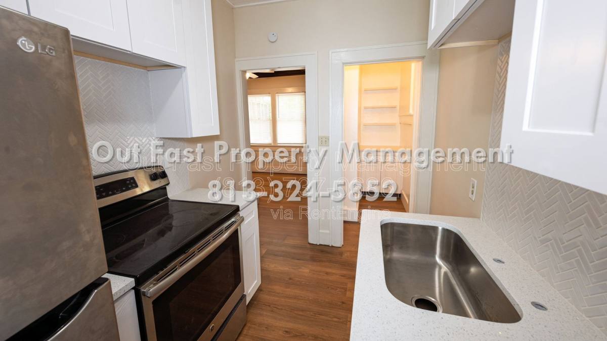 House for rent at 801 7th St N, Saint Petersburg, FL 33701