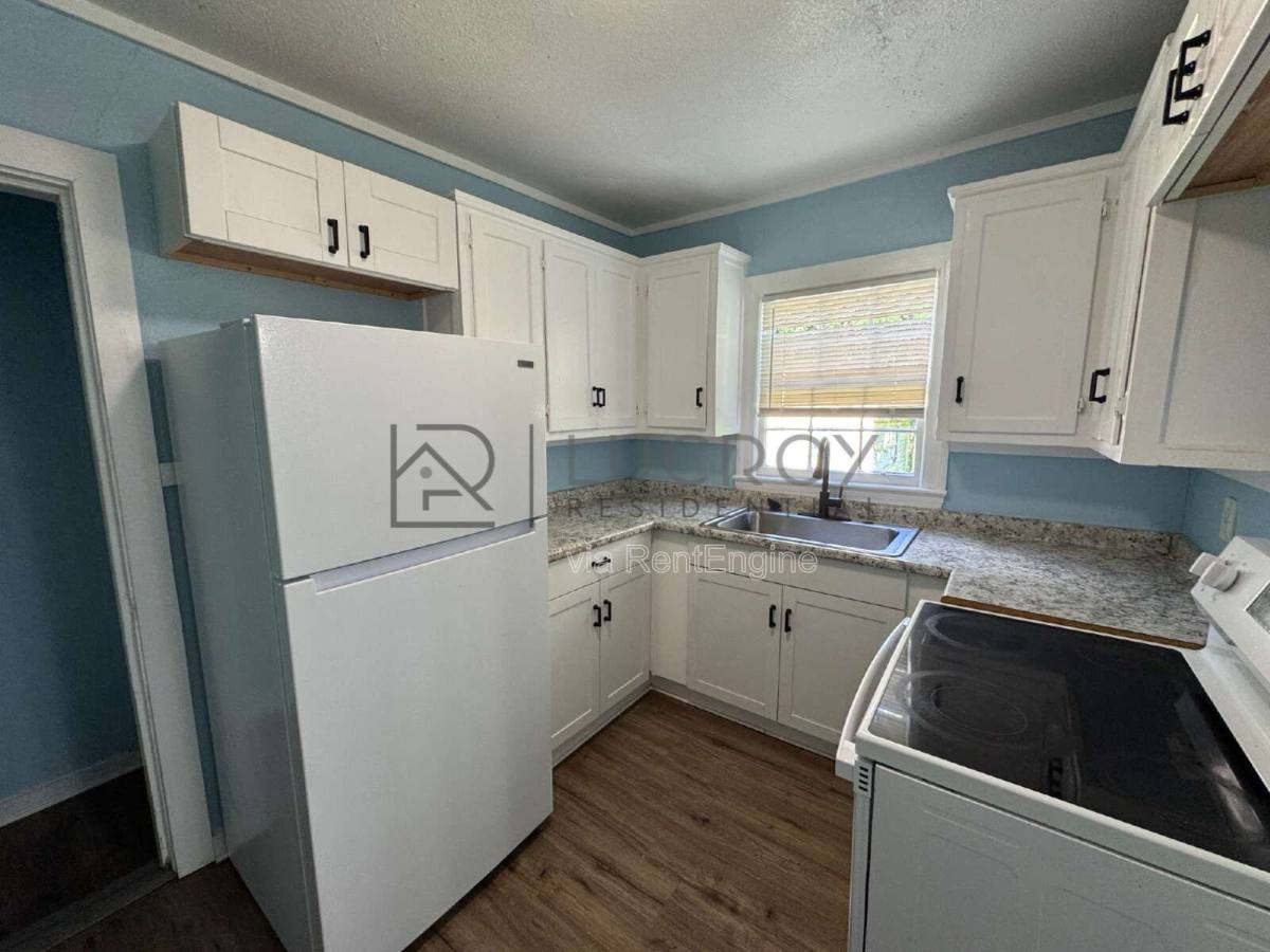 House for rent at 1816 Kenmore Dr, Jackson, MS 39209