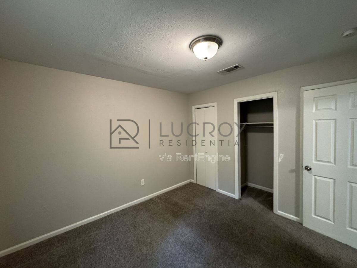 House for rent at 227 Lawrence Rd, Jackson, MS 39206