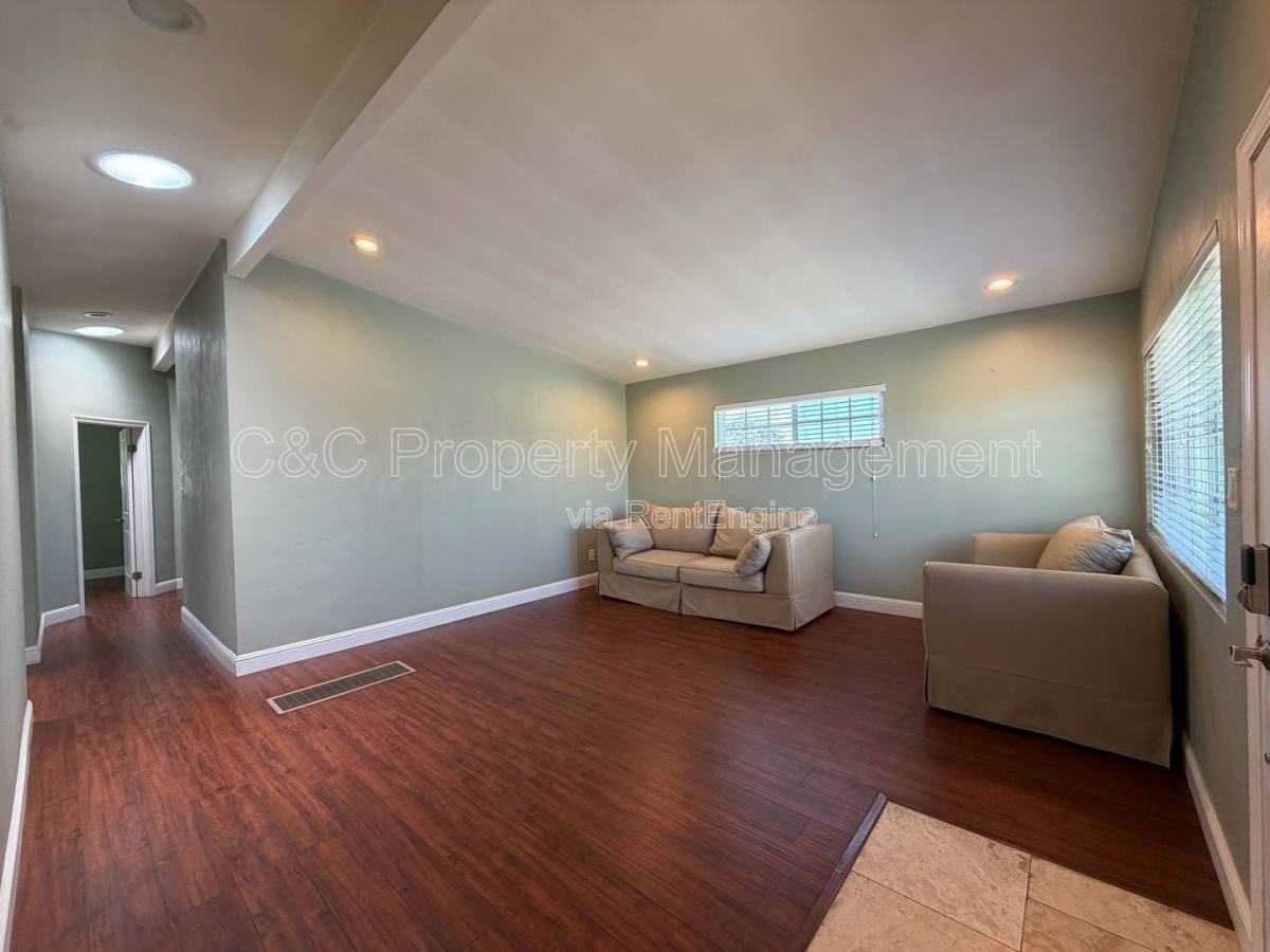 House for rent at 4981 Dassco Court, San Diego, CA 92102