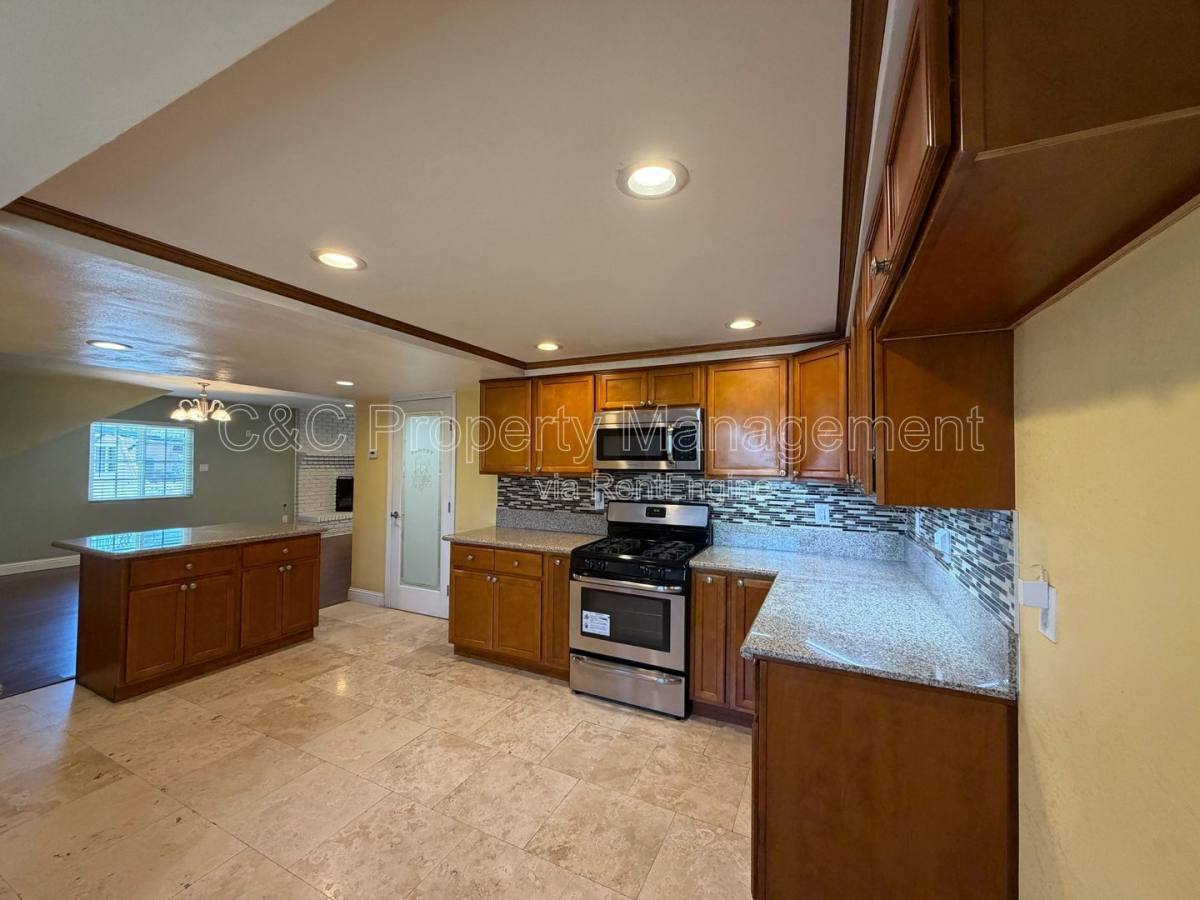 House for rent at 4981 Dassco Court, San Diego, CA 92102
