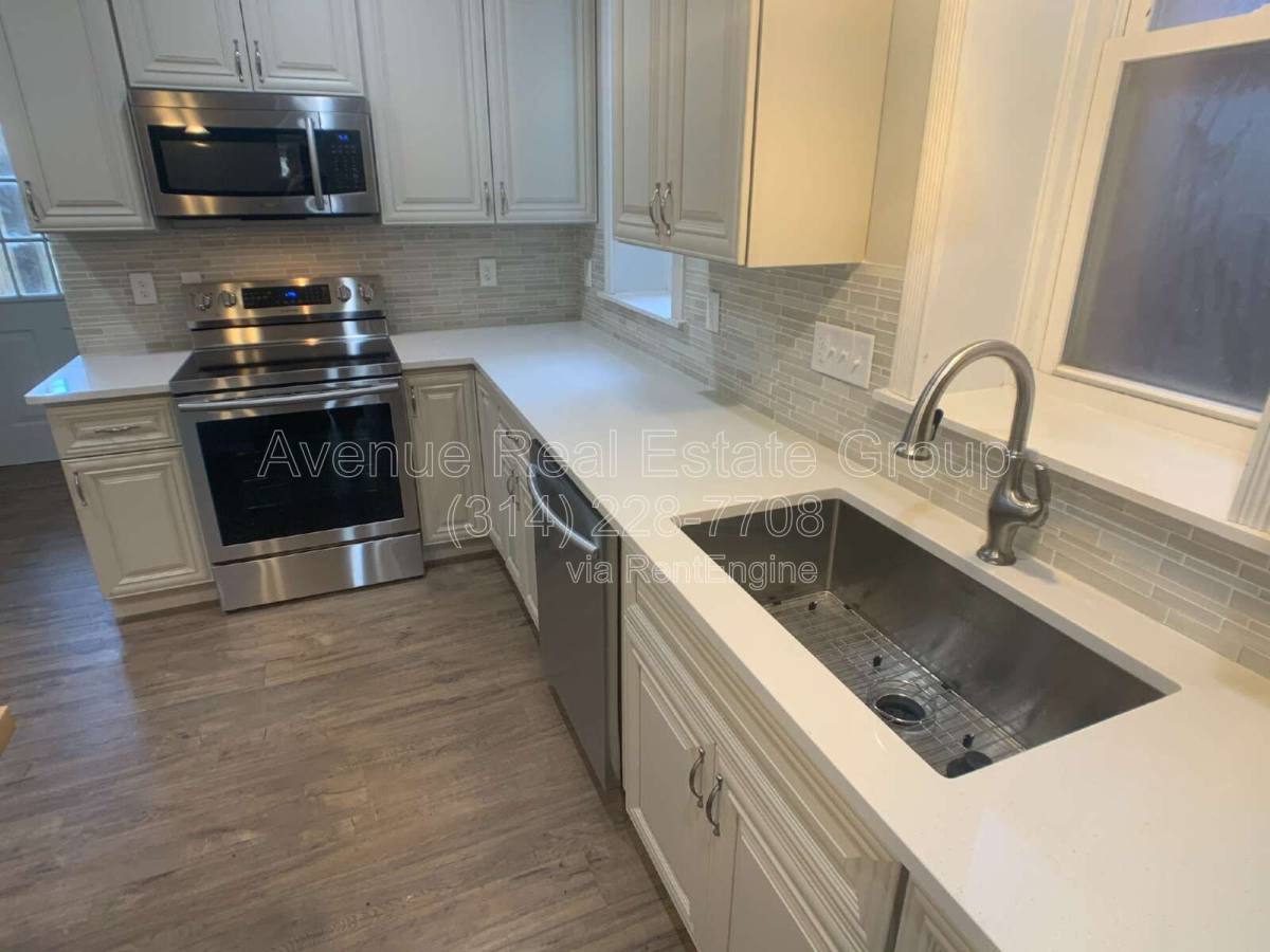 Townhouse for rent at 4211 Cleveland Ave, Saint Louis, MO 63110