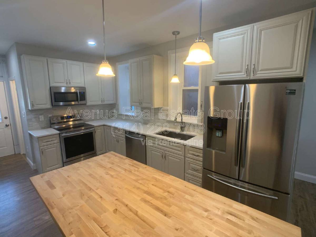 Townhouse for rent at 4211 Cleveland Ave, Saint Louis, MO 63110