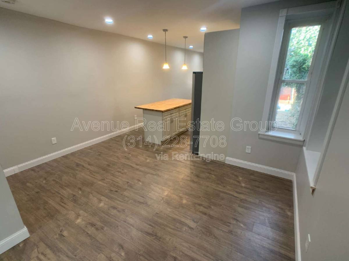 Townhouse for rent at 4211 Cleveland Ave, Saint Louis, MO 63110