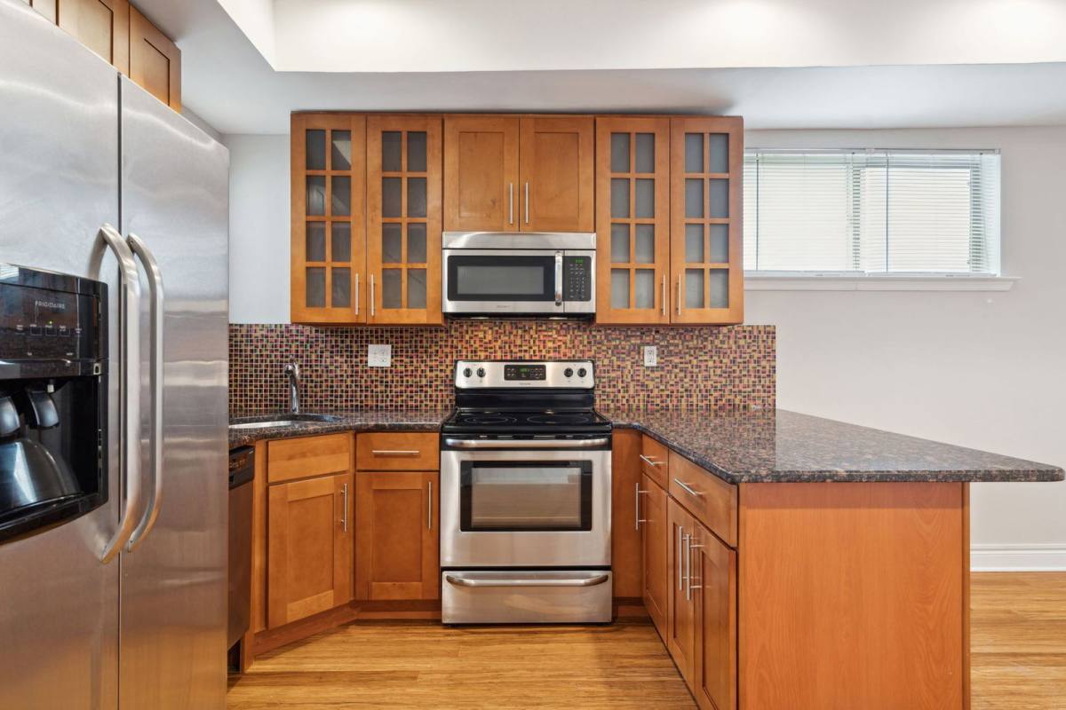Apartment for rent at 1633 Carpenter St, Philadelphia, PA 19146