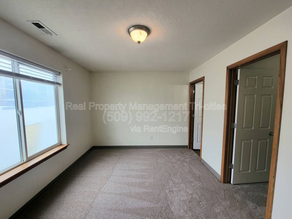 Apartment for rent at 6321 Thistledown Dr, Pasco, WA 99301