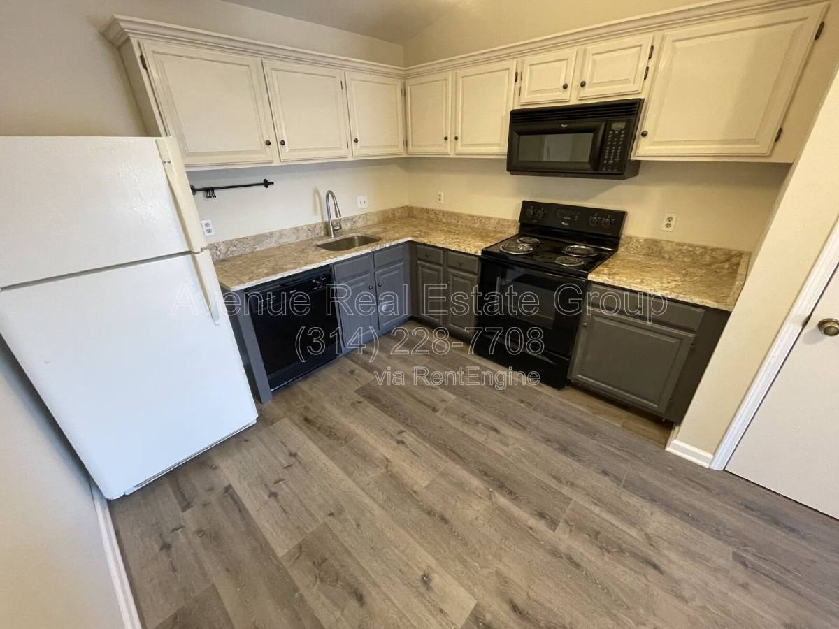 Condo for rent at 1231 Creve Coeur Crossing Lane #I, Chesterfield, MO 63017