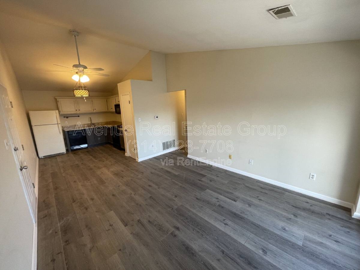 Condo for rent at 1231 Creve Coeur Crossing Lane #I, Chesterfield, MO 63017