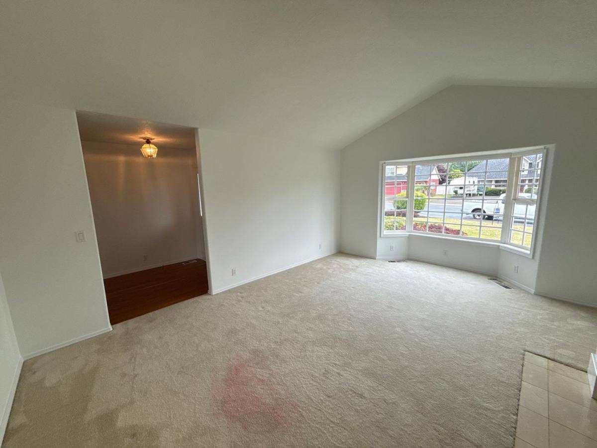House for rent at 191 McLaughlin Dr, Woodburn, OR 97071