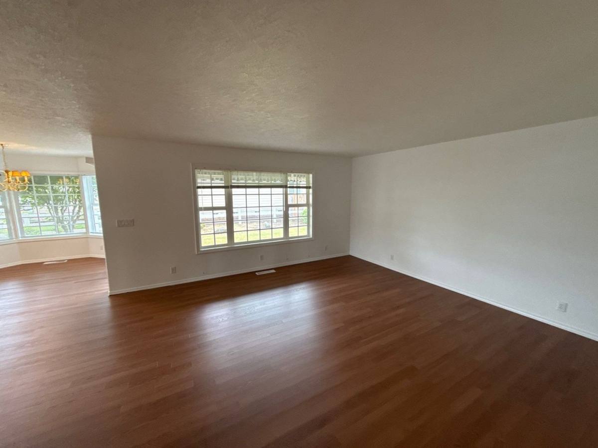 House for rent at 191 McLaughlin Dr, Woodburn, OR 97071
