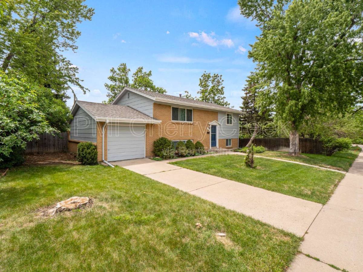 House for rent at 766 W Davies Way, Littleton, CO 80120