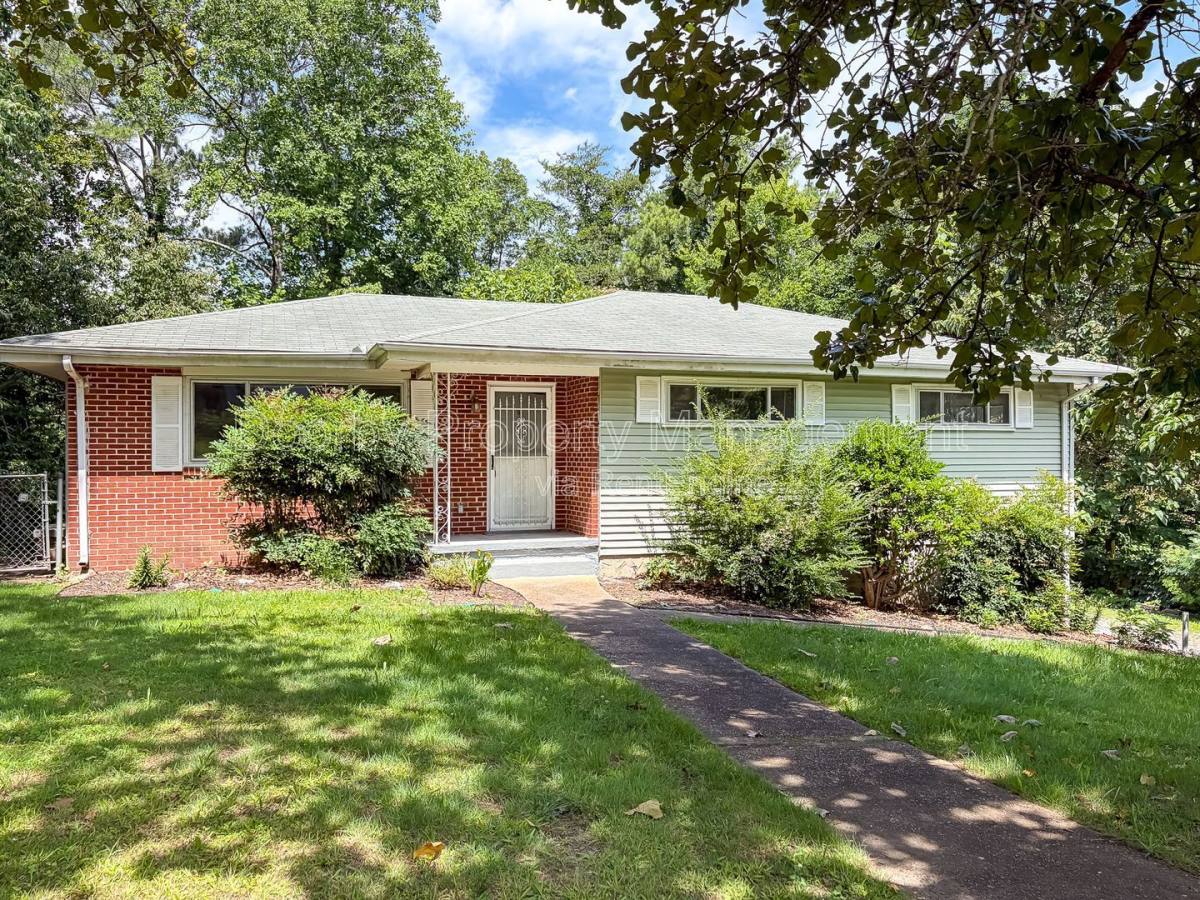 House for rent at 1127 Clermont Dr, Chattanooga, TN 37415