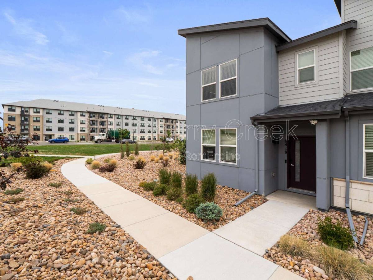 Townhouse for rent at 6419 N Dunkirk St, Denver, CO 80249