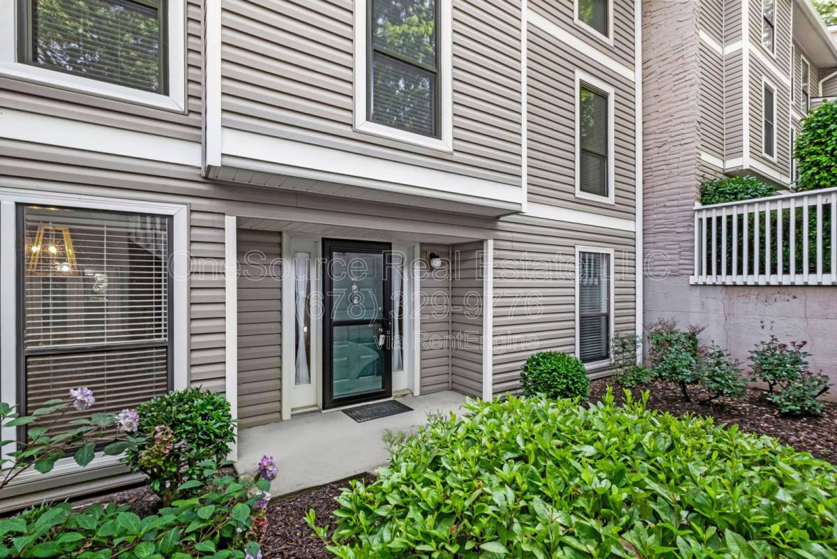 Condo for rent at 806 Wynnes Ridge Circle, Marietta, GA 30067