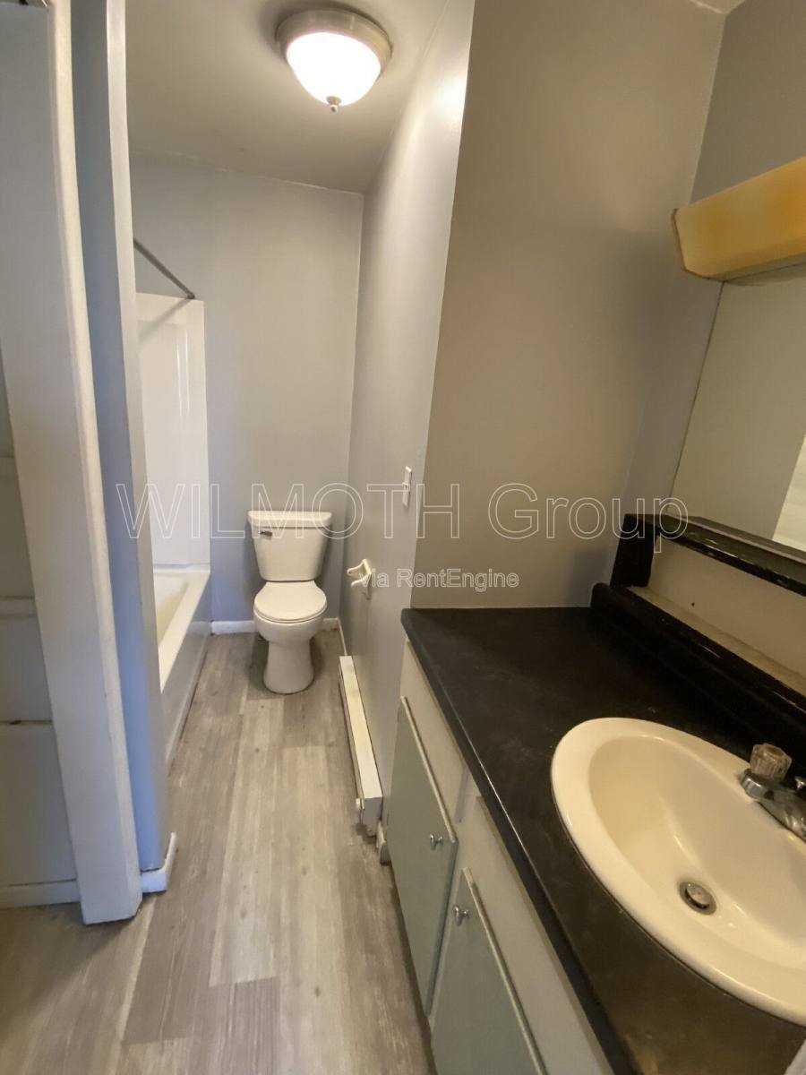Apartment for rent at 701 S 14th St #5B, New Castle, IN 47362