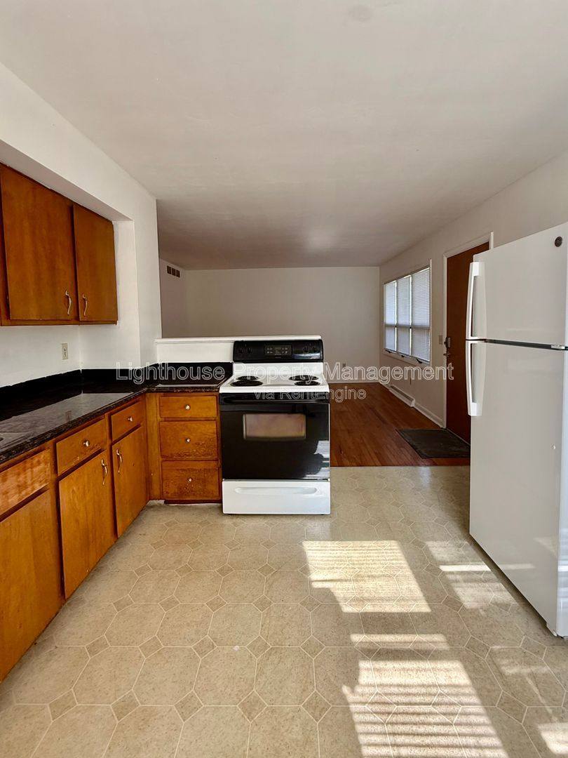 Apartment for rent at 2118 Woodbine Ave, Portage, MI 49002