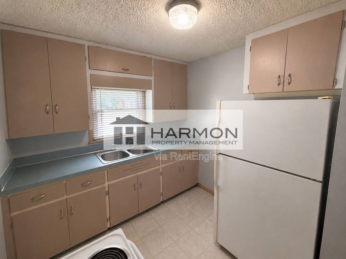 House for rent at 2232 S Greenwood Ave, Wichita, KS 67211