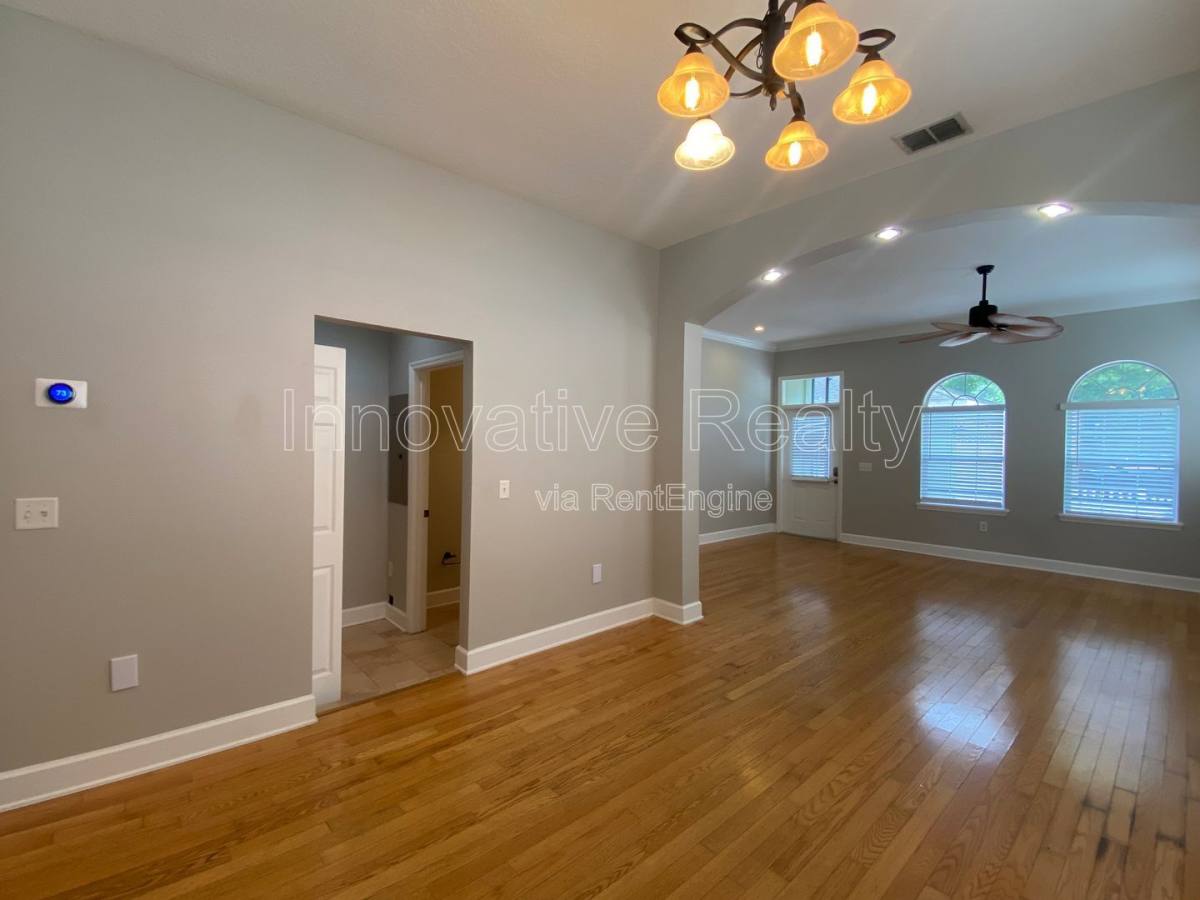 Townhouse for rent at 332 E Kaley St, Orlando, FL 32806