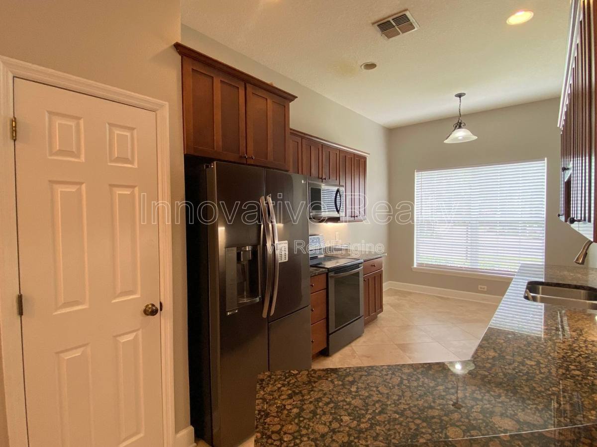 Townhouse for rent at 332 E Kaley St, Orlando, FL 32806
