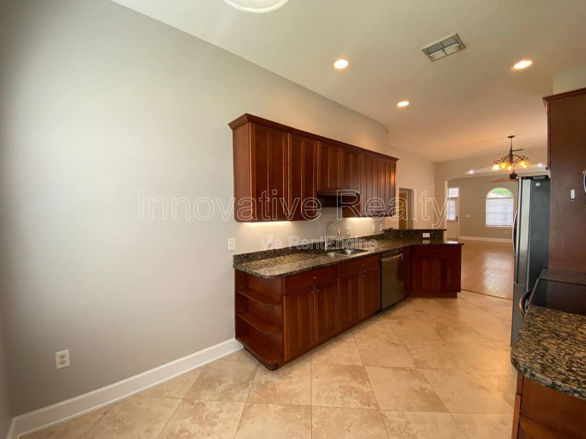 Townhouse for rent at 332 E Kaley St, Orlando, FL 32806