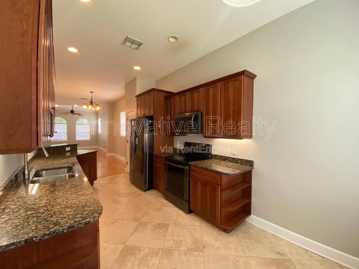 Townhouse for rent at 332 E Kaley St, Orlando, FL 32806