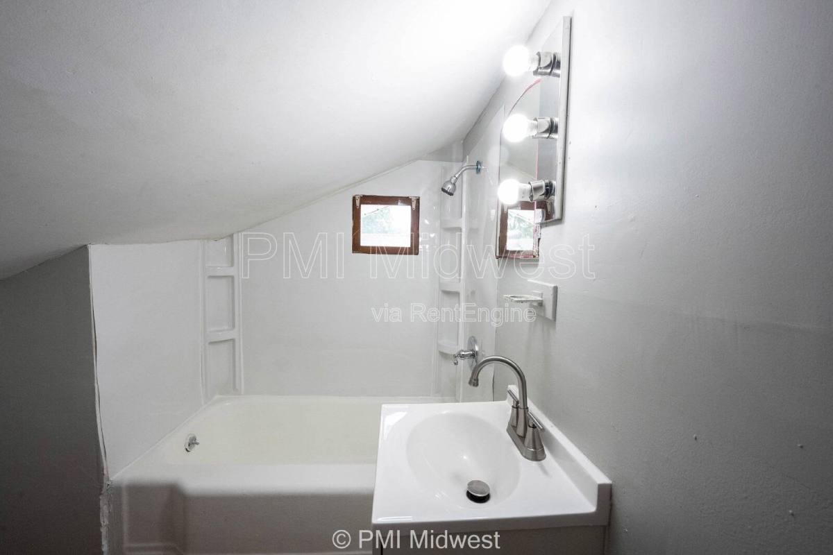 Apartment for rent at 3165 Station St #B, Indianapolis, IN 46218