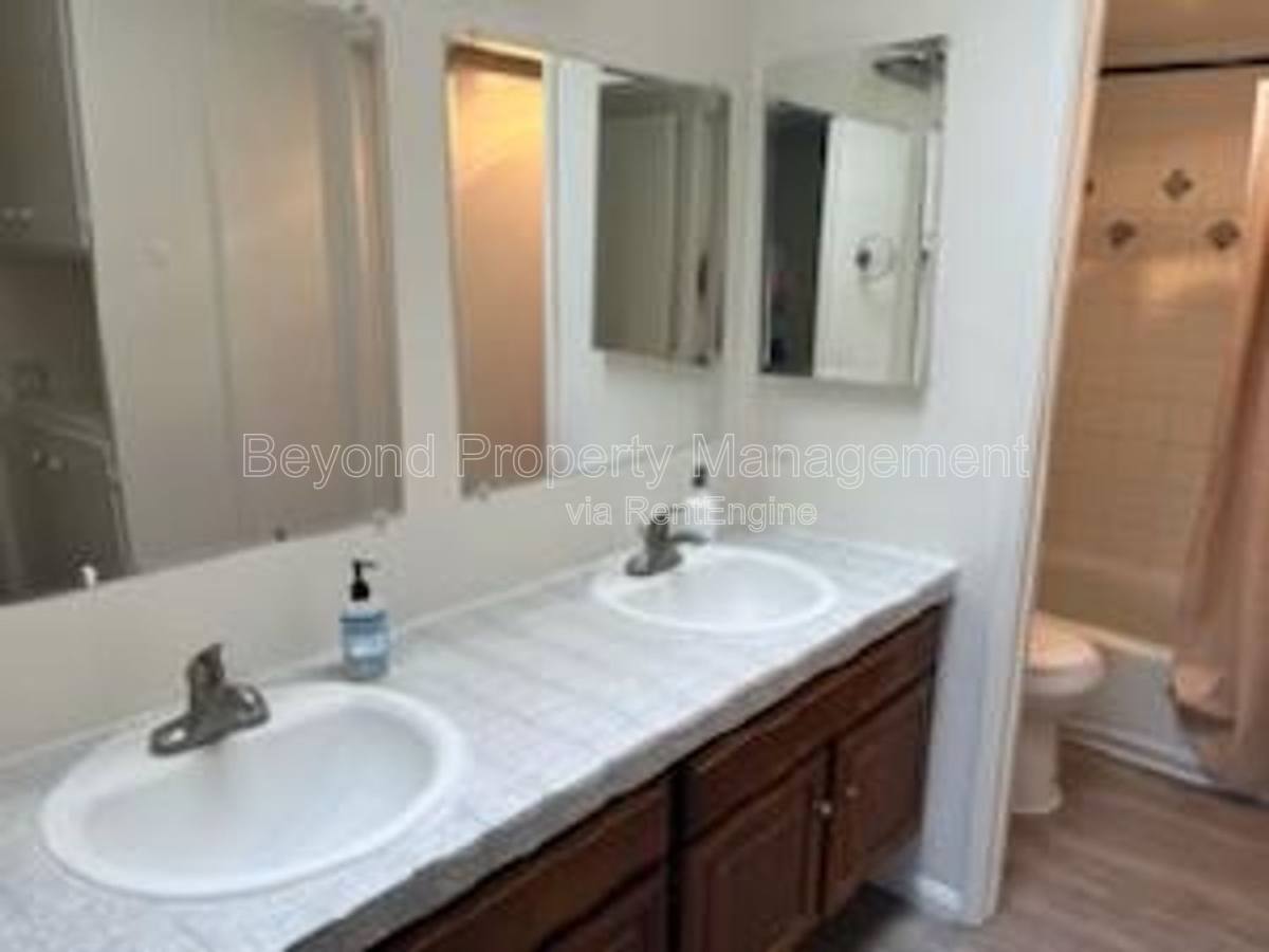 Townhouse for rent at 10743 Caminito Cascara, San Diego, CA 92108