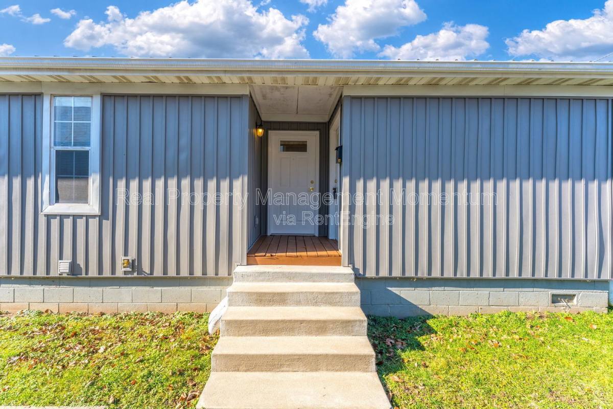 Apartment for rent at 1118 W Fair Play St #A, Bolivar, MO 65613