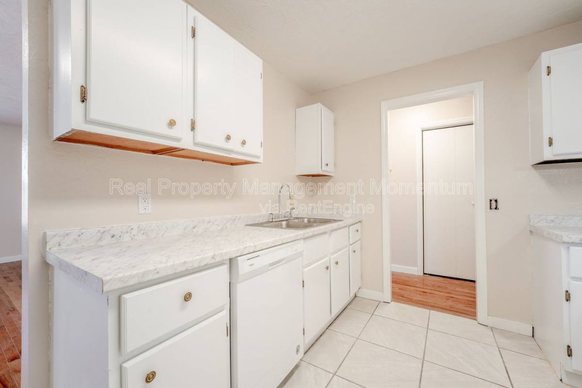 Apartment for rent at 1118 W Fair Play St #A, Bolivar, MO 65613
