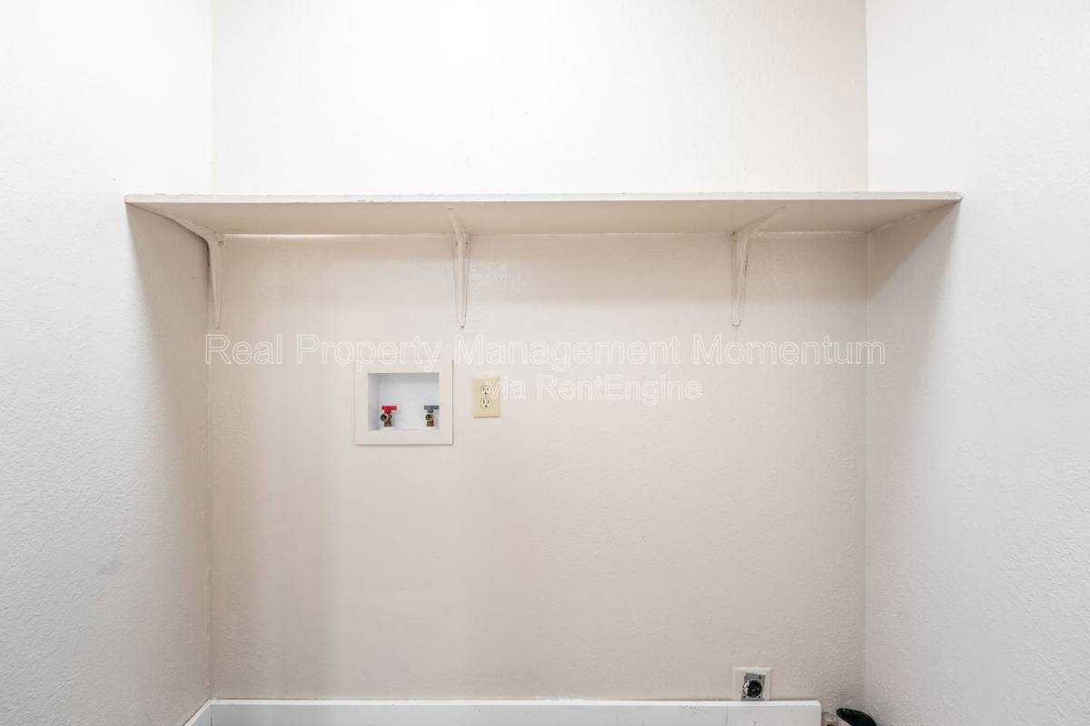Apartment for rent at 1118 W Fair Play St #A, Bolivar, MO 65613