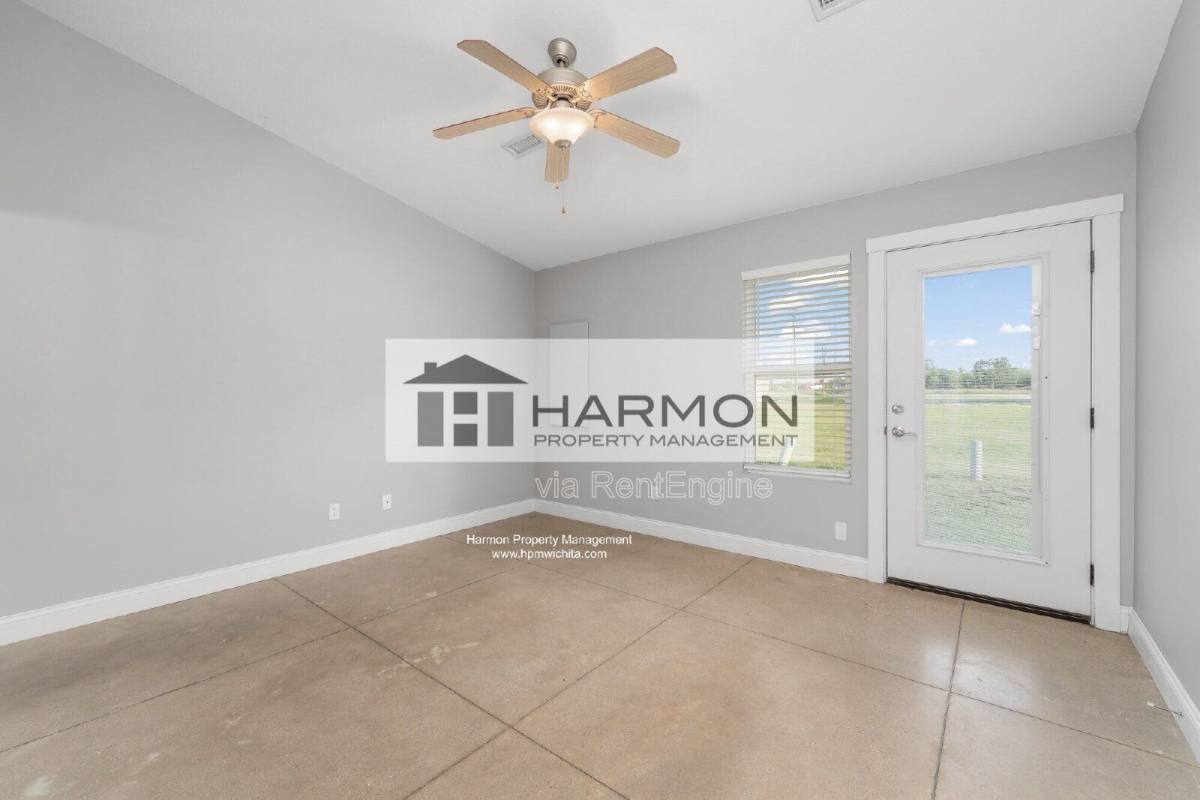 Apartment for rent at 5326 N Hillside St #129, Wichita, KS 67219