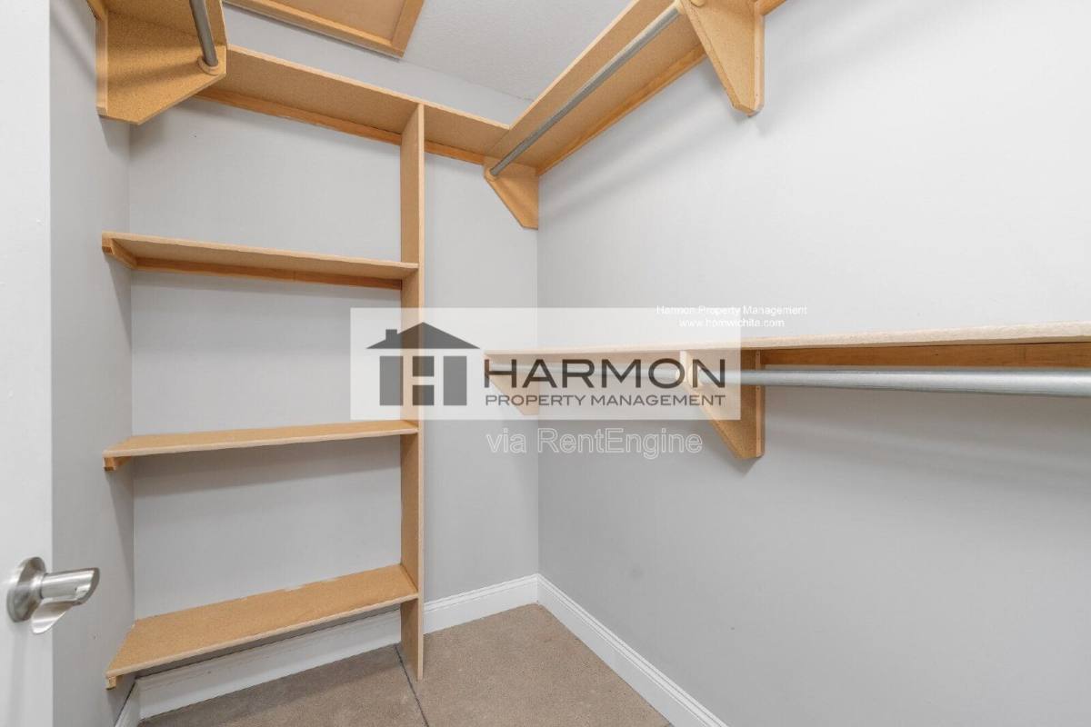 Apartment for rent at 5326 N Hillside St #129, Wichita, KS 67219