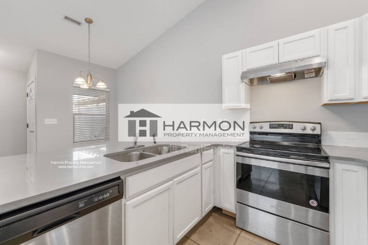 Apartment for rent at 5326 N Hillside St #129, Wichita, KS 67219