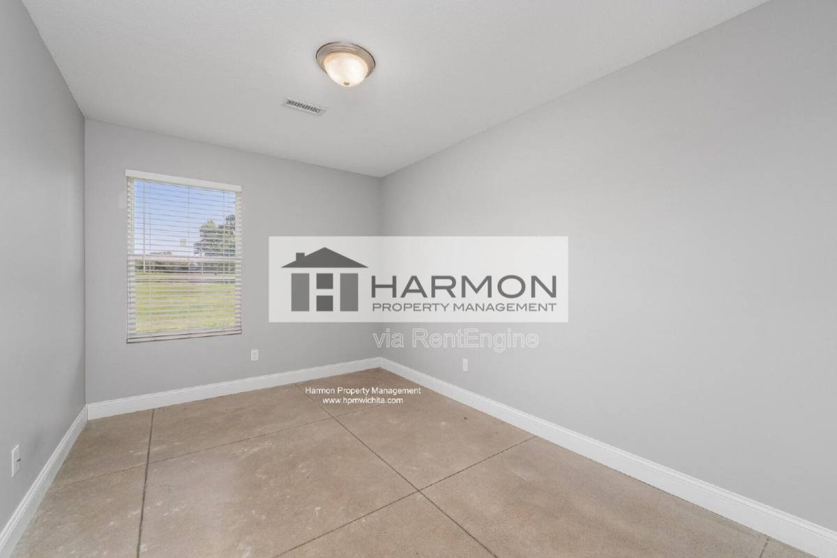 Apartment for rent at 5326 N Hillside St #129, Wichita, KS 67219