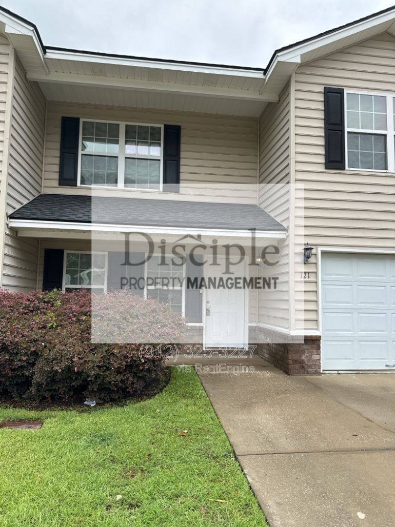 Townhouse for rent at 121 Aubrey Trail, Richmond Hill, GA 31324