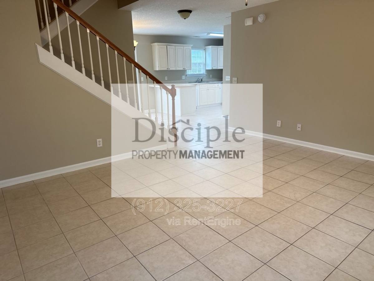 Townhouse for rent at 121 Aubrey Trail, Richmond Hill, GA 31324