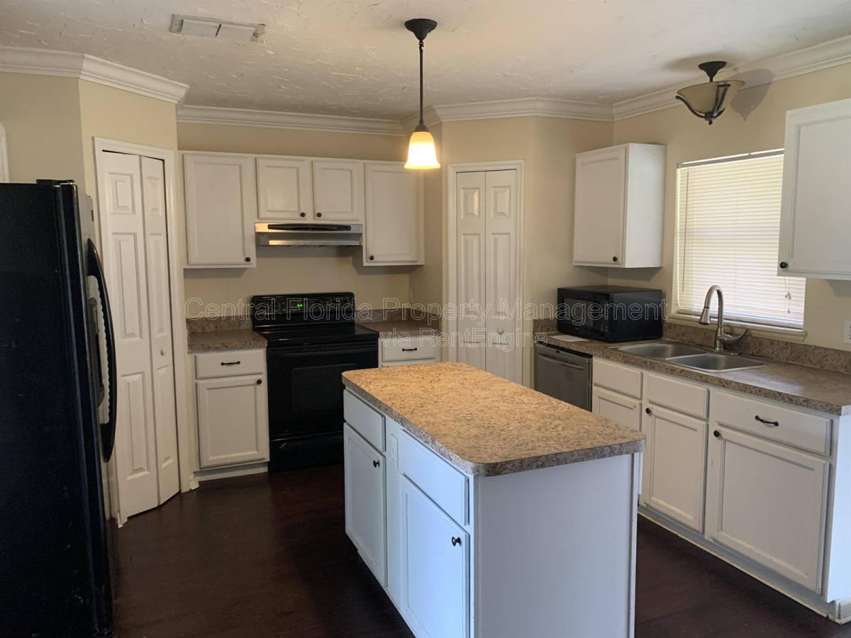 House for rent at 4300 Iveyglen Ave, Orlando, FL 32826