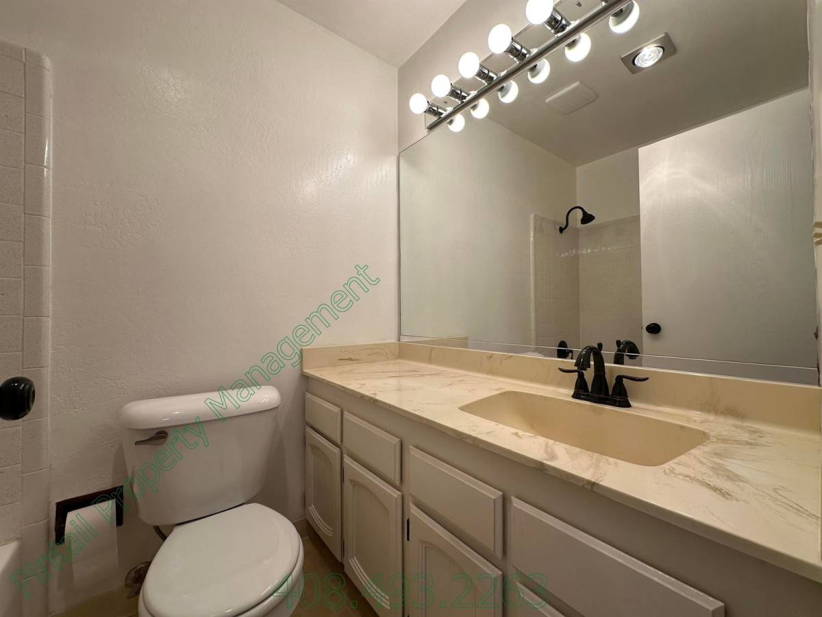 Townhouse for rent at 802 Kingfisher Terrace, Sunnyvale, CA 94087