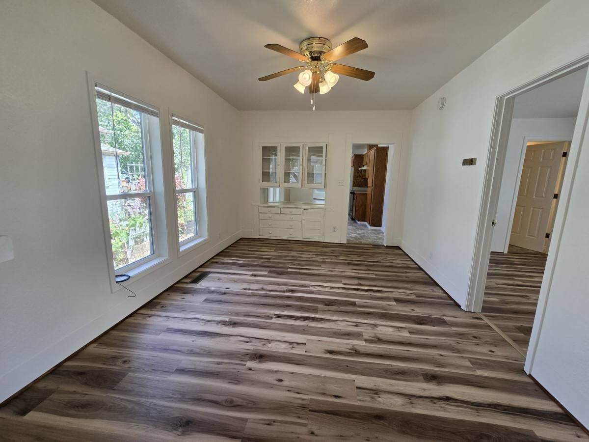 House for rent at 1311 SE Mill St, Roseburg, OR 97470