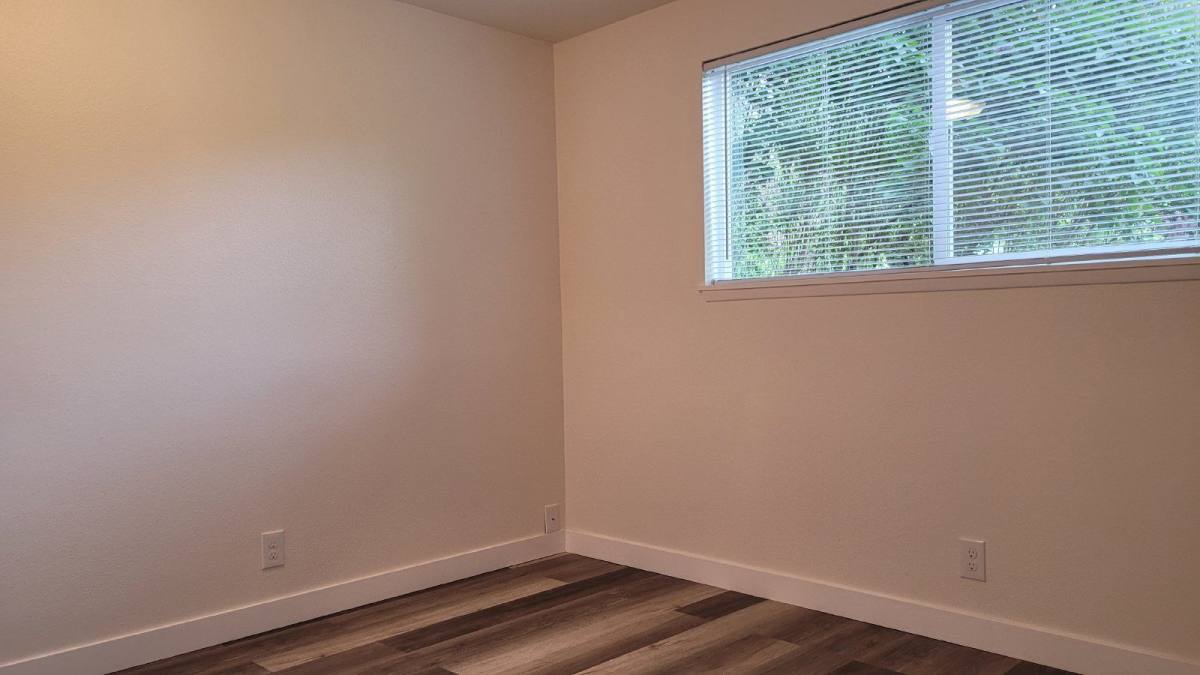 Apartment for rent at 624 NE Housley Ave #3, Roseburg, OR 97470
