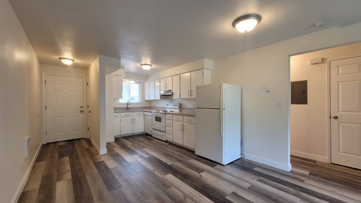 Apartment for rent at 624 NE Housley Ave #3, Roseburg, OR 97470