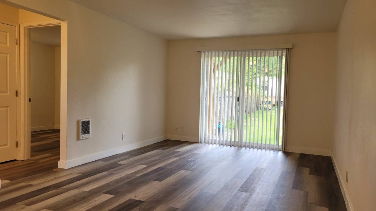 Apartment for rent at 624 NE Housley Ave #3, Roseburg, OR 97470