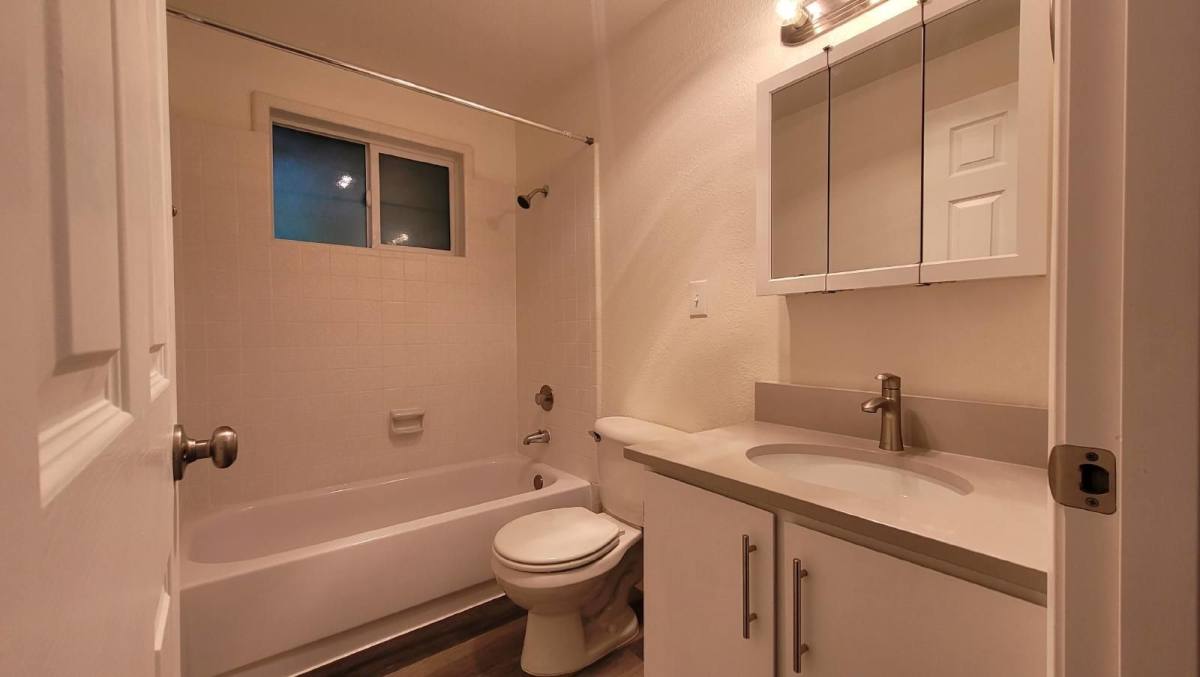 Apartment for rent at 624 NE Housley Ave #3, Roseburg, OR 97470
