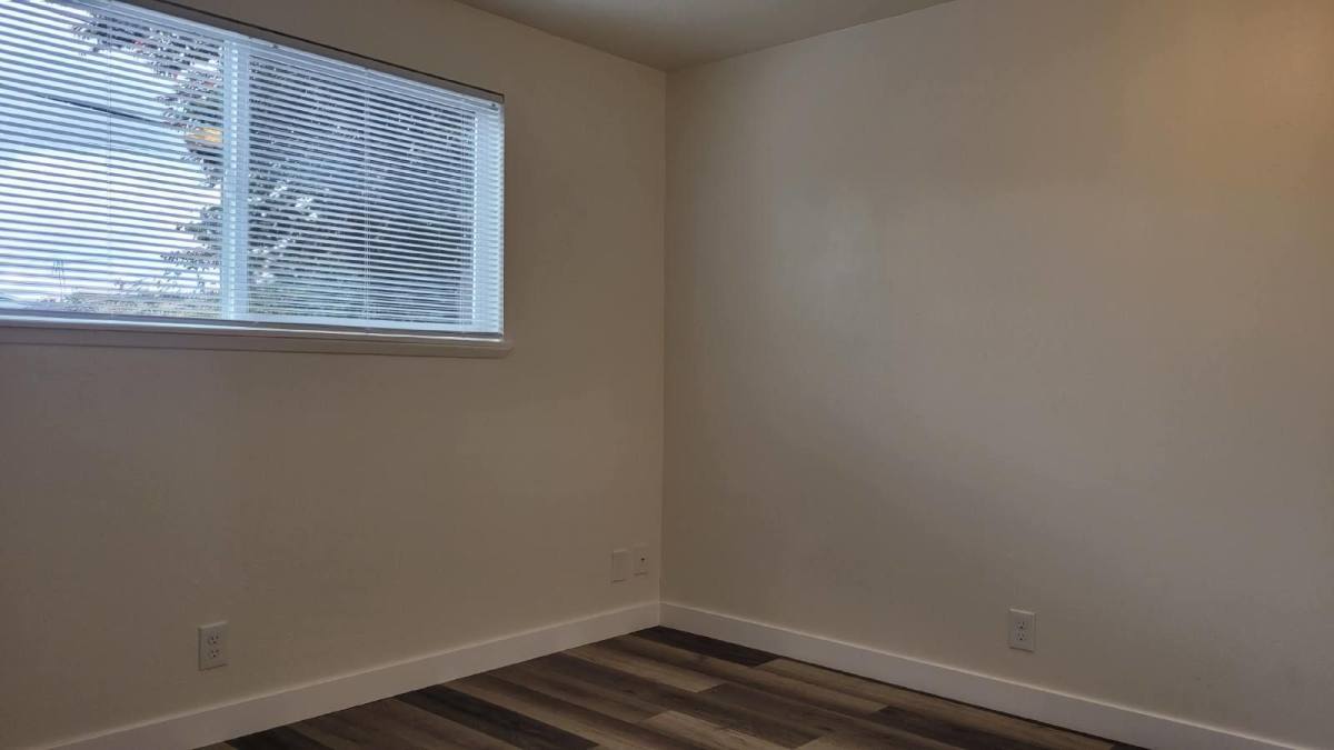 Apartment for rent at 624 NE Housley Ave #3, Roseburg, OR 97470