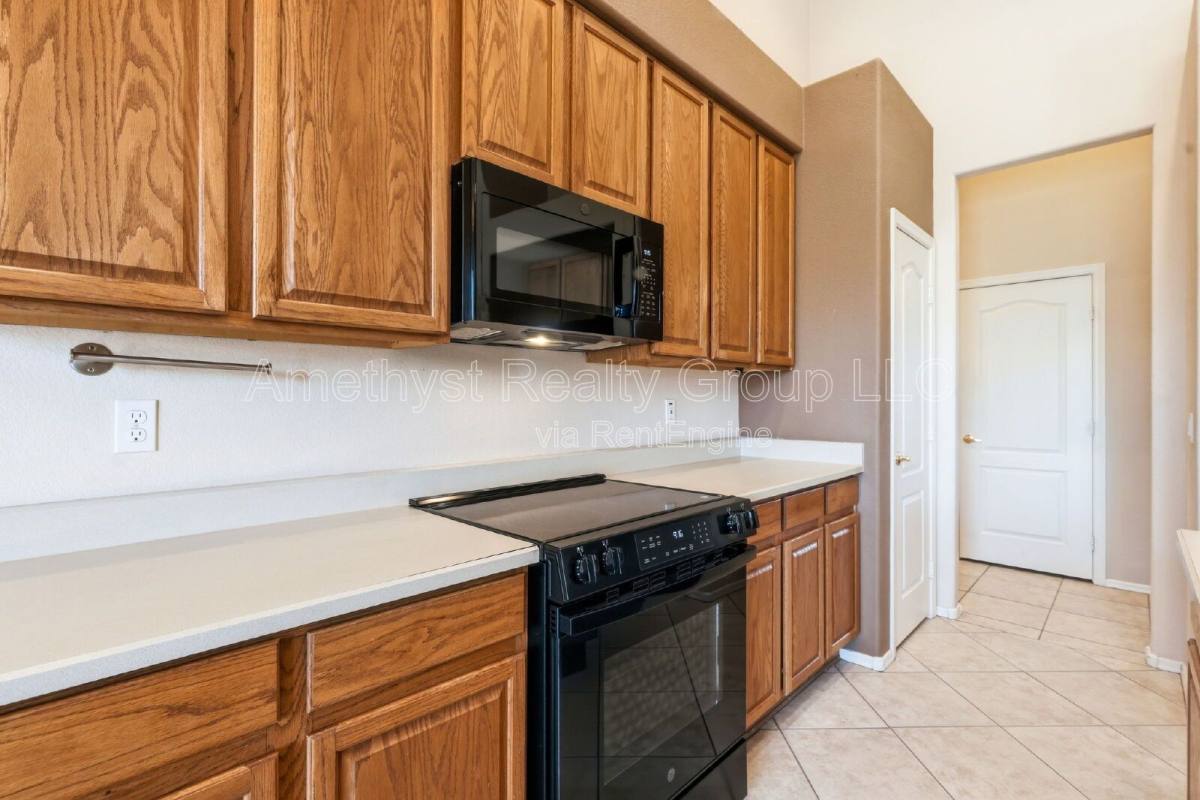 House for rent at 7017 W Greenbriar Dr, Glendale, AZ 85308