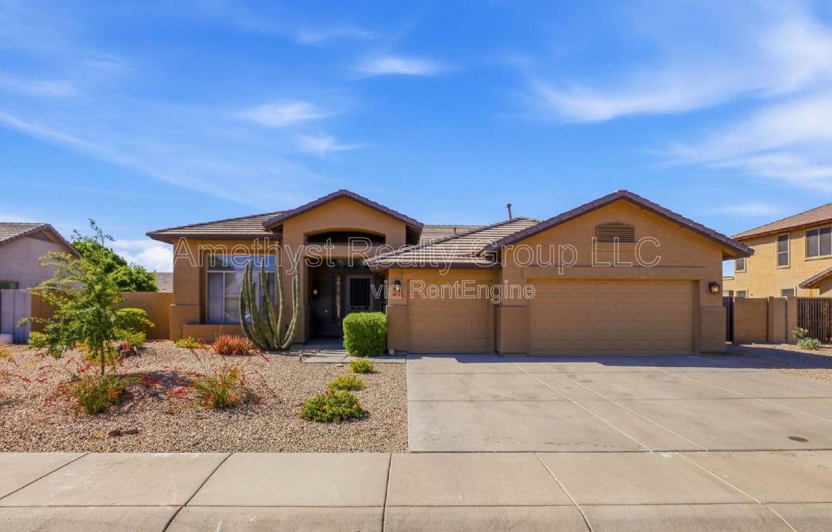 House for rent at 7017 W Greenbriar Dr, Glendale, AZ 85308